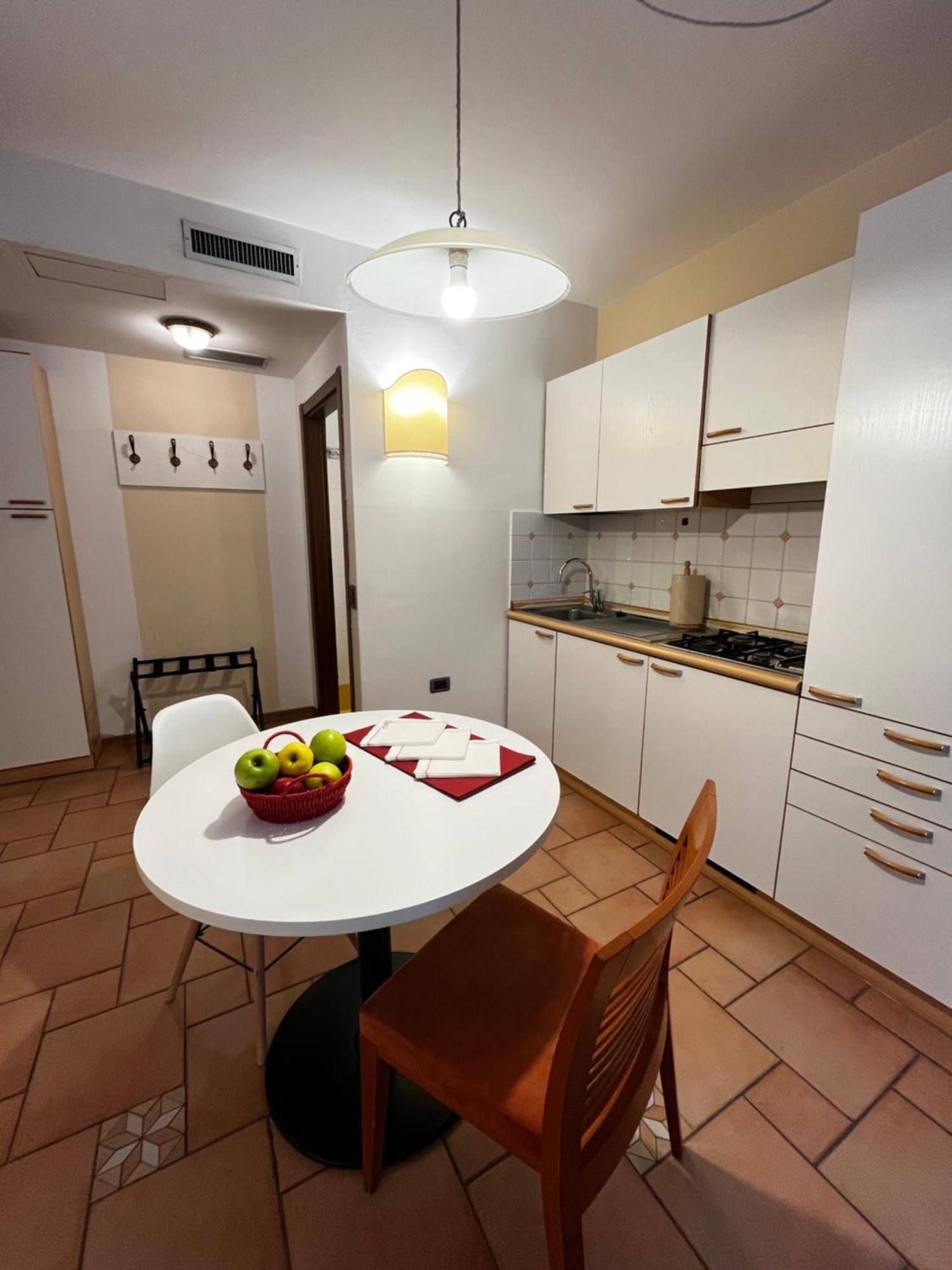 Manci Apartments By Hotel America Τρέντο Εξωτερικό φωτογραφία