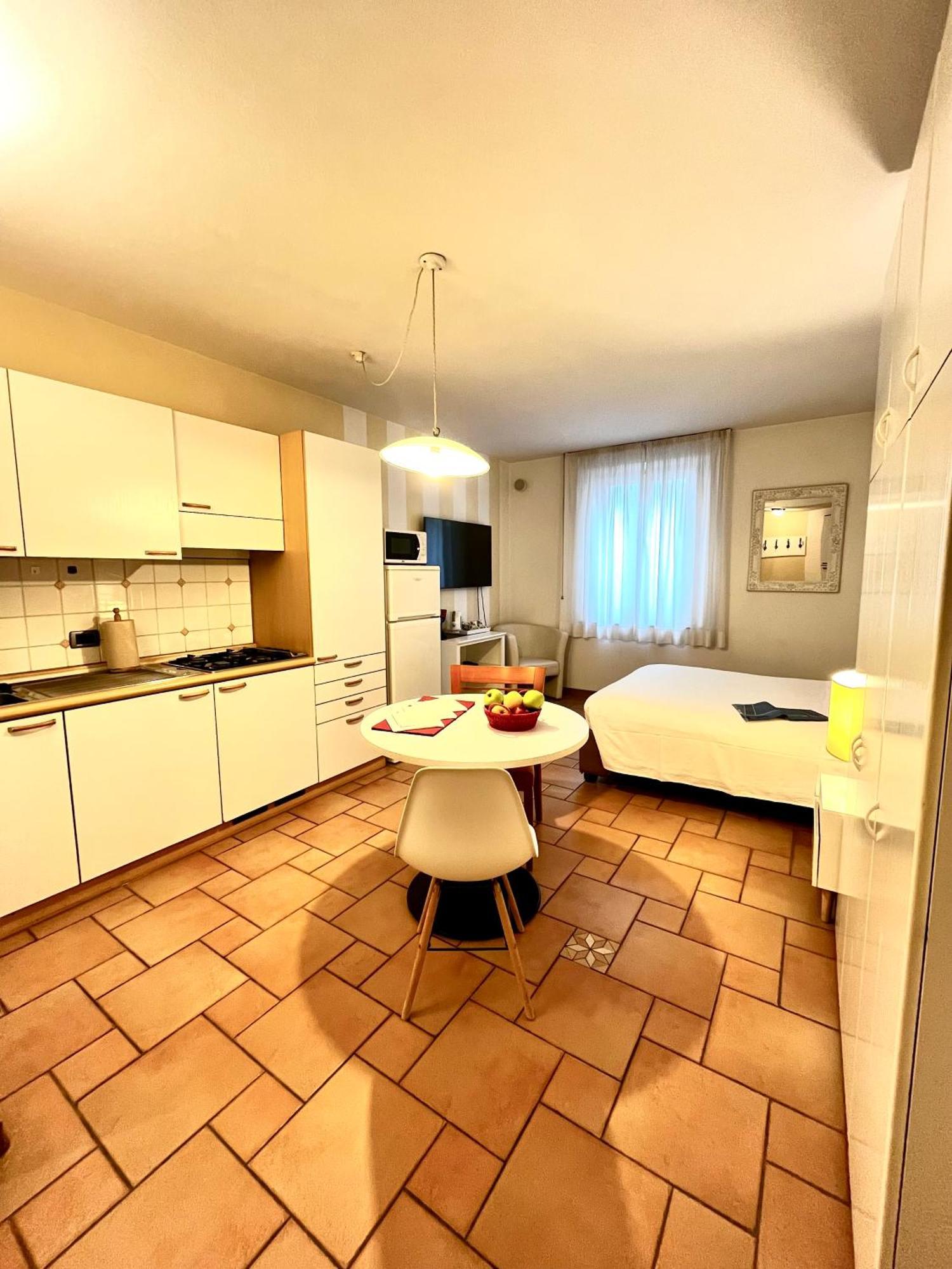Manci Apartments By Hotel America Τρέντο Εξωτερικό φωτογραφία